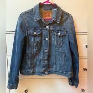 New XL Levi’s Women’s Denim Jean Jacket